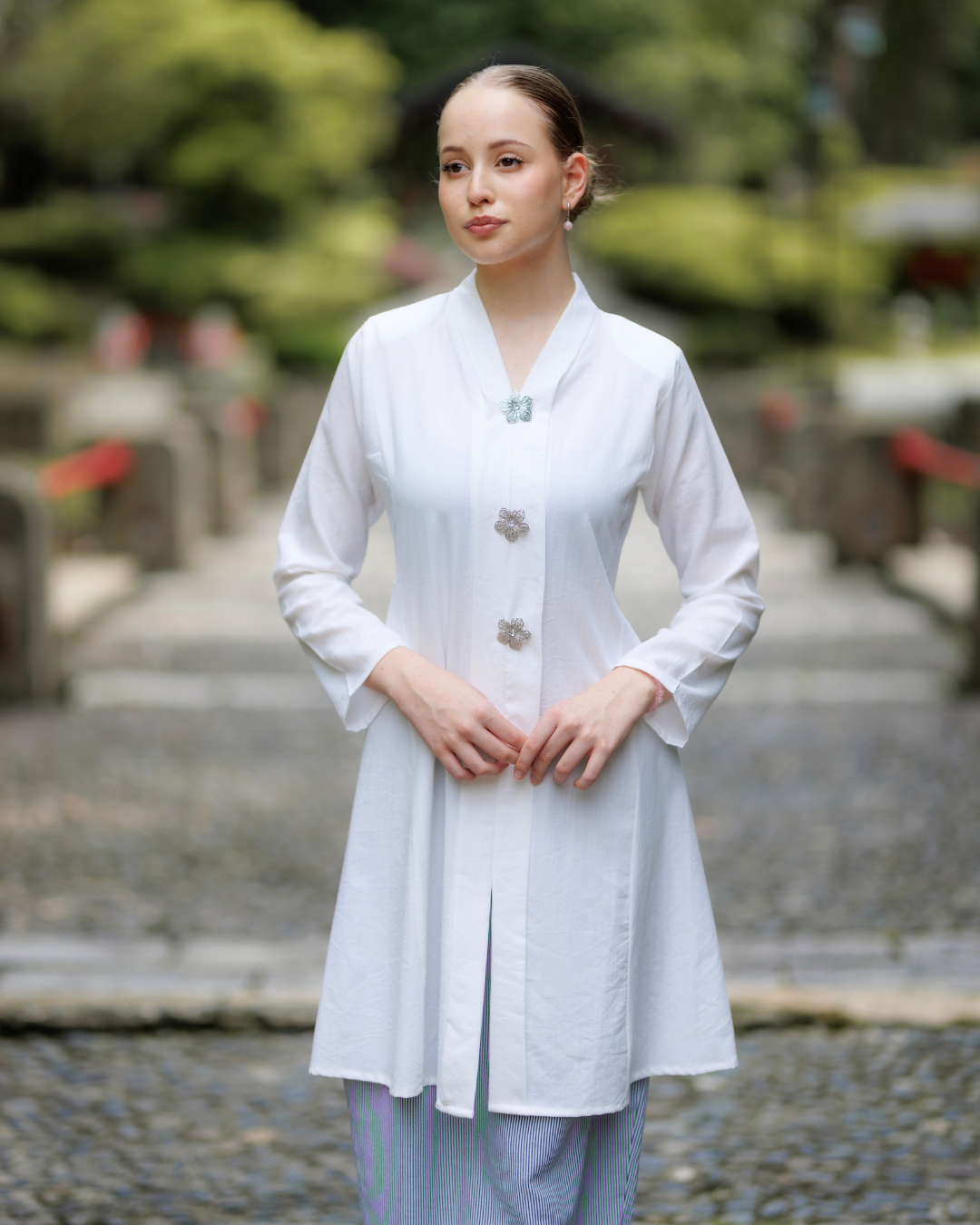 DINDA KEBARUNG - PUTIH