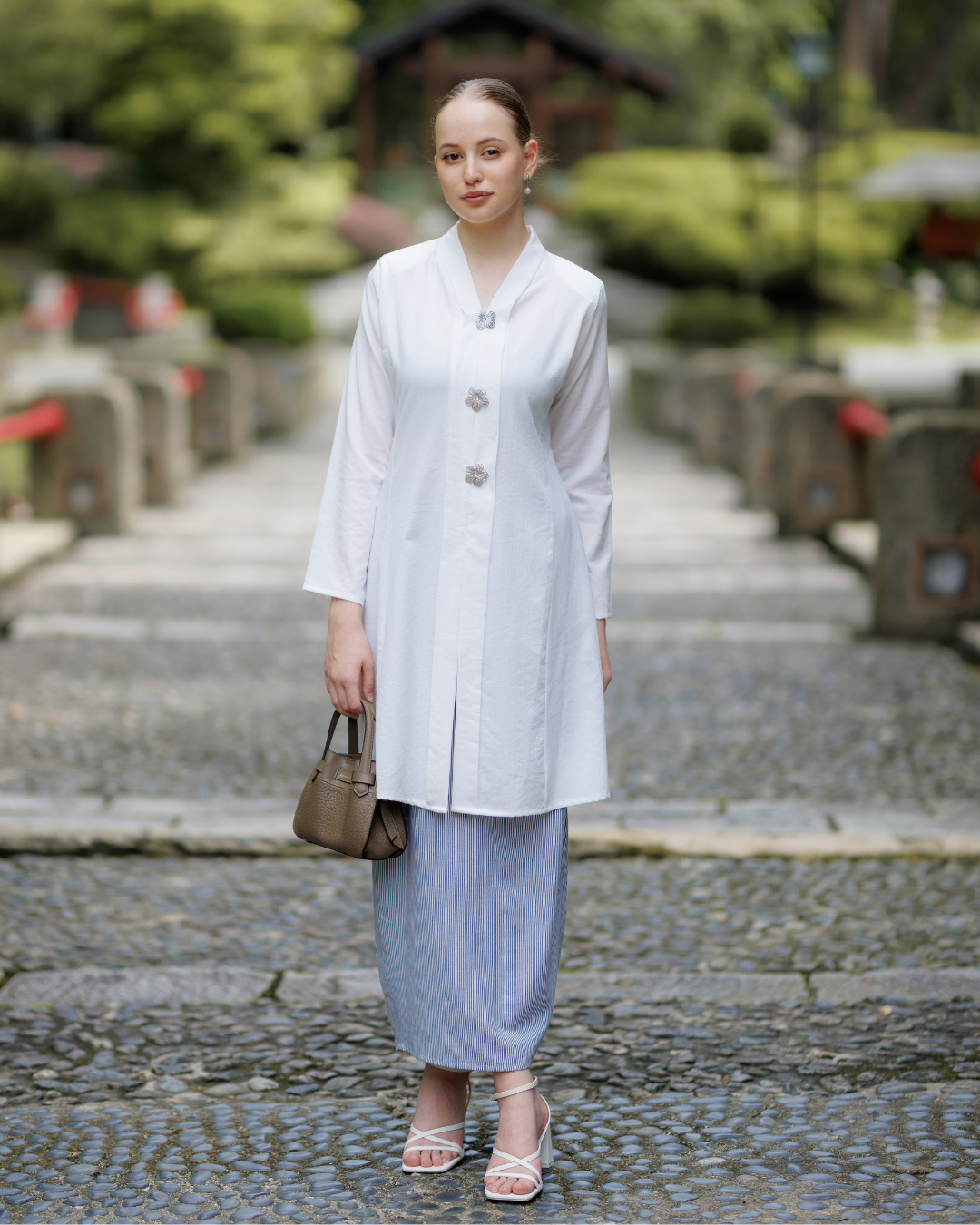 DINDA KEBARUNG - PUTIH