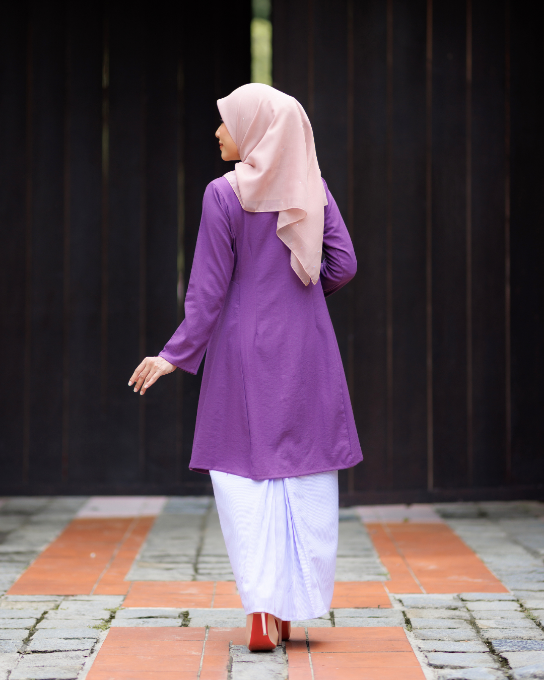 DINDA KEBARUNG - UNGU MANGGIS