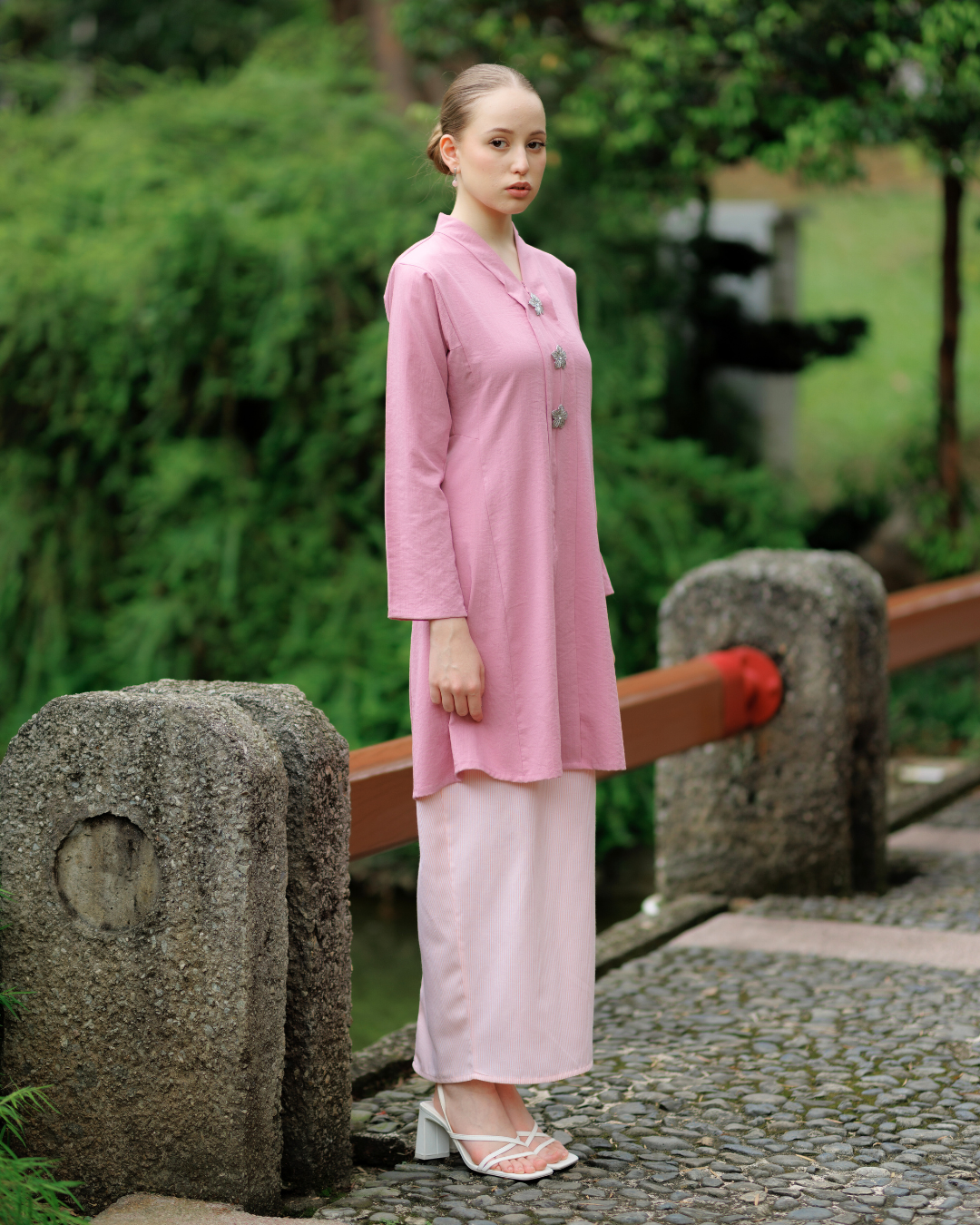 DINDA KEBARUNG - MERAH JAMBU