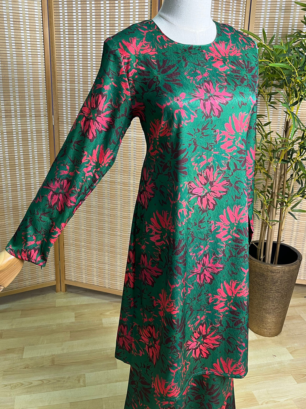 Lira Kurung Moden - Emera