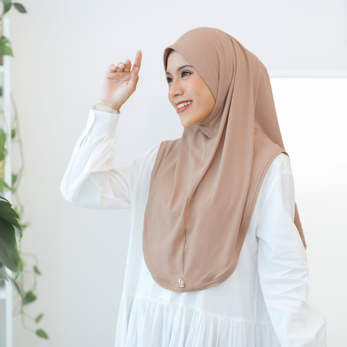 Saraa In Pale Taupe – Haziscarf