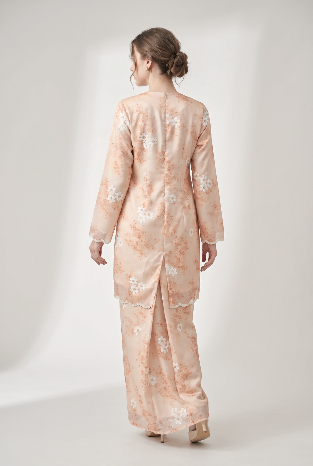 LILY KURUNG - Champange