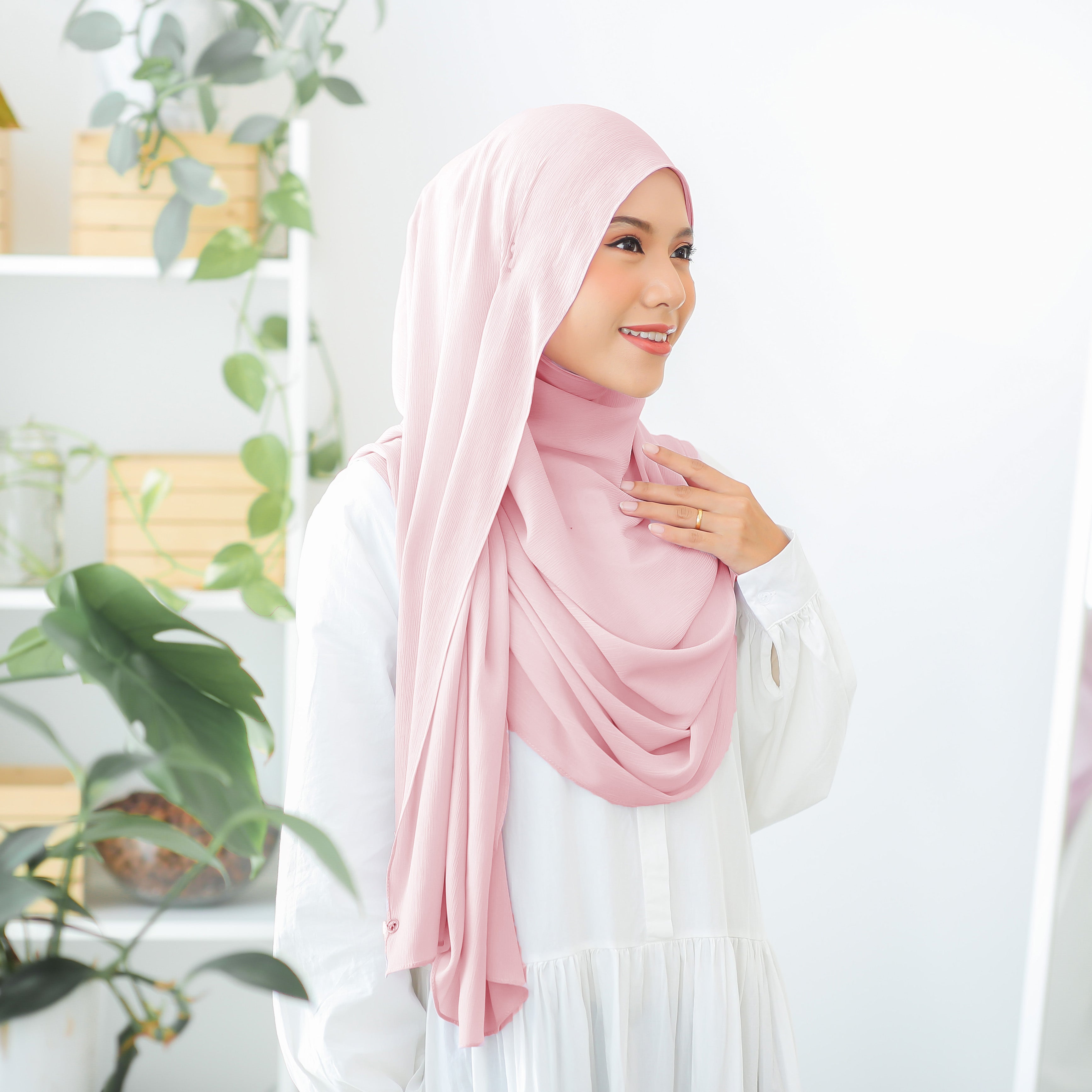 Leeya in Lemonade Pink